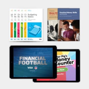 El paquete de fútbol financiero: una tableta, una tableta y un libro: todo lo que necesita para un plan de juego financiero ganador.